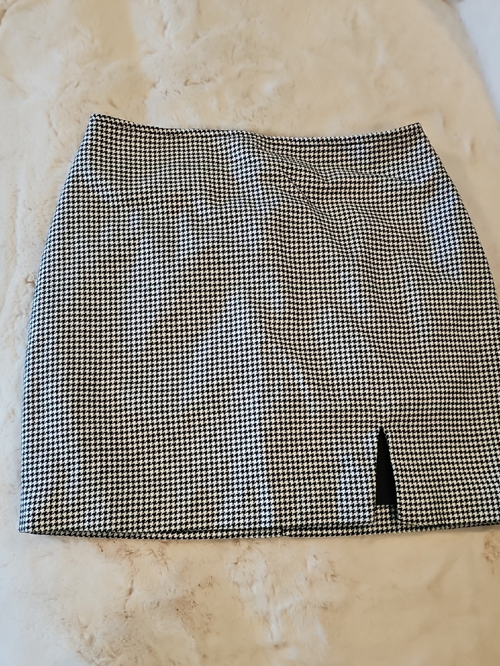 Forever 21 Classic Houndstooth Skirt - Black & White
